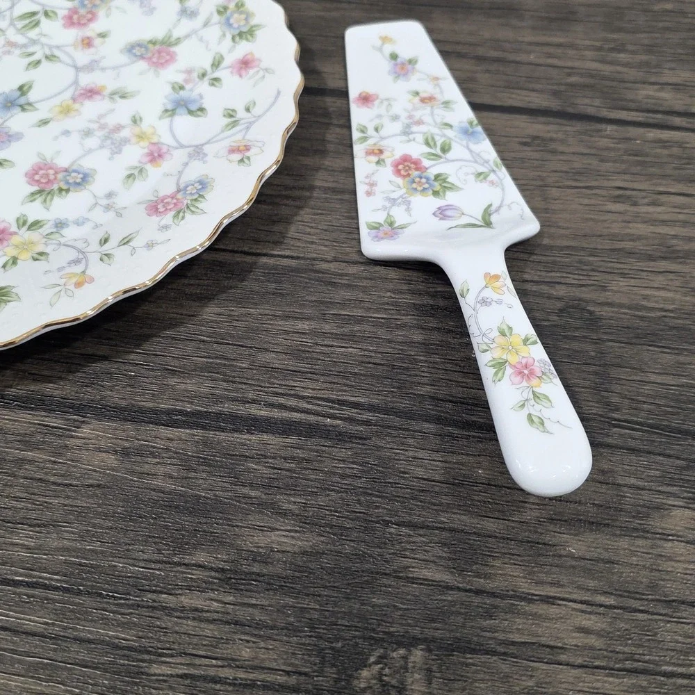 Vintage Ceramic‎ Corona Fine China Gold Rimmed Floral Pattern Plate With Spatula
